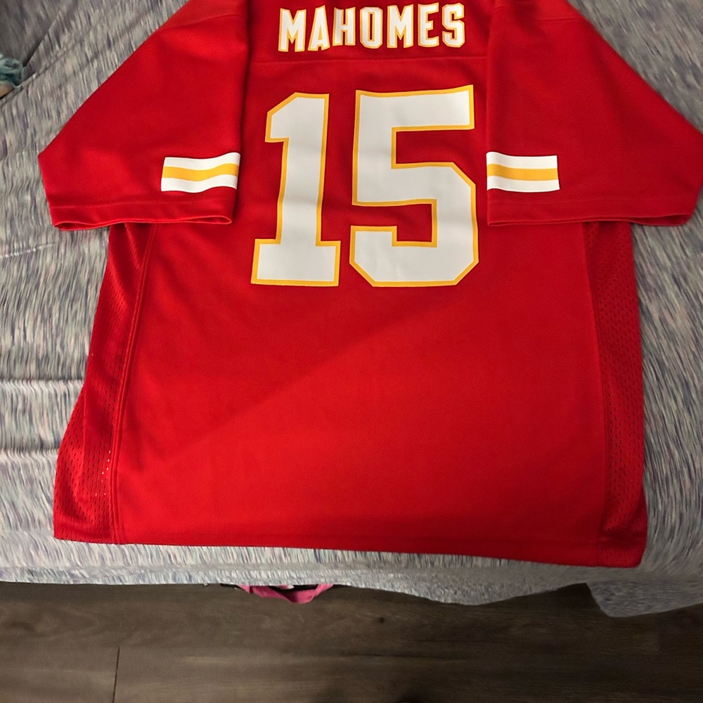NFL Youth Large Patrick Mahomes Jersey